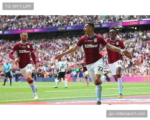 阿斯顿维拉对阵狼队 英超第四名迎战副班长